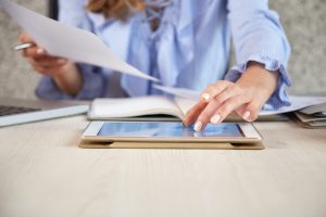 redactar contratos con IA