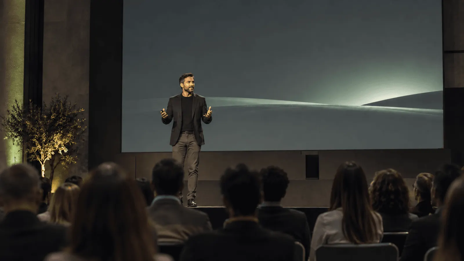 Ponente hablando sobre inteligencia artificial jurídica ante el público